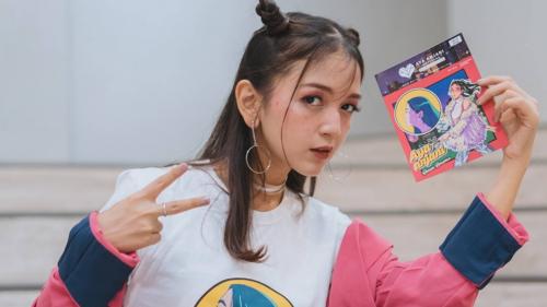 Aya Anjani Bangkitkan Kembali Pop Khas 1980-an